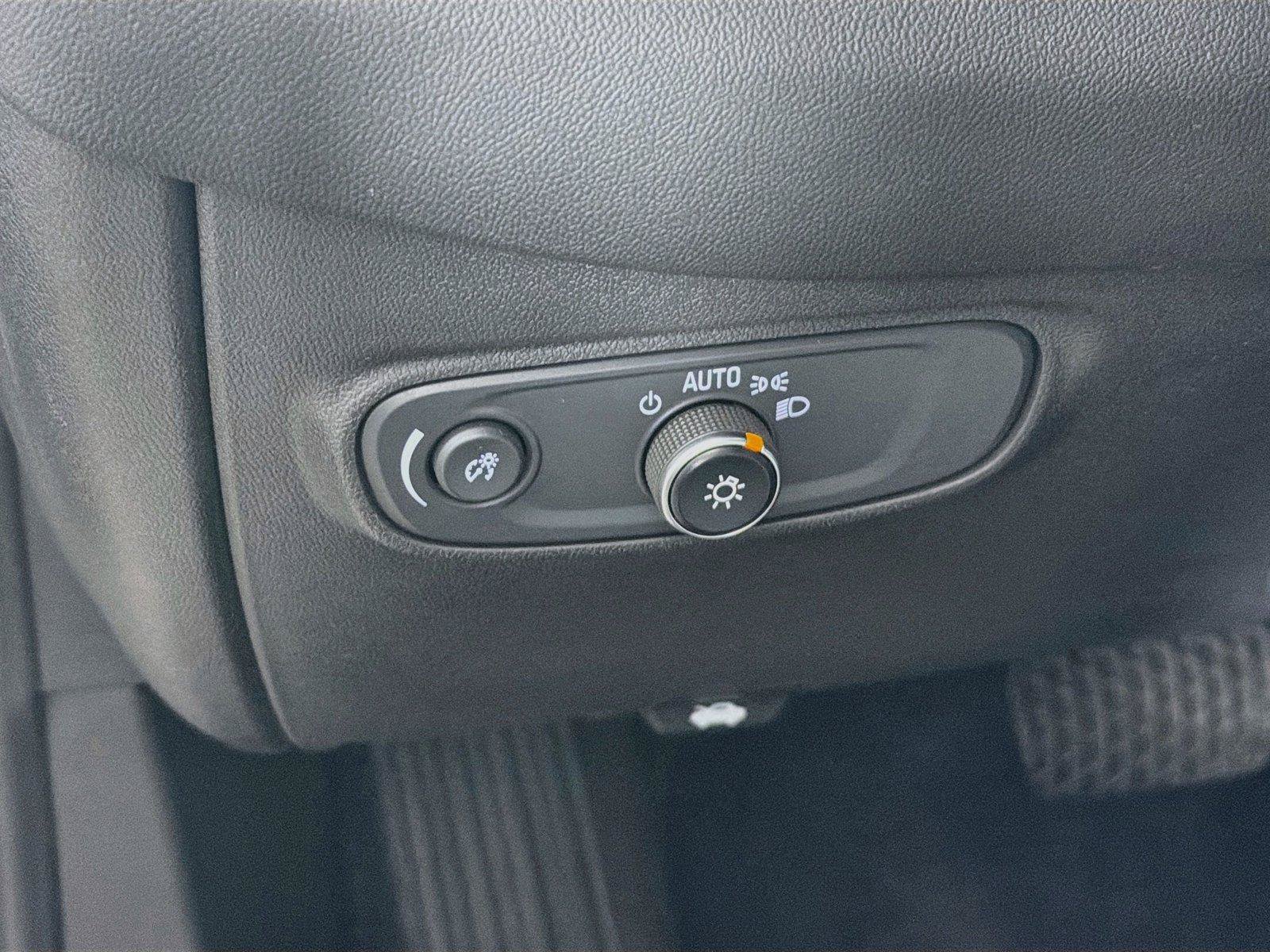 Used 2022 Chevrolet Equinox LT FWD image 17