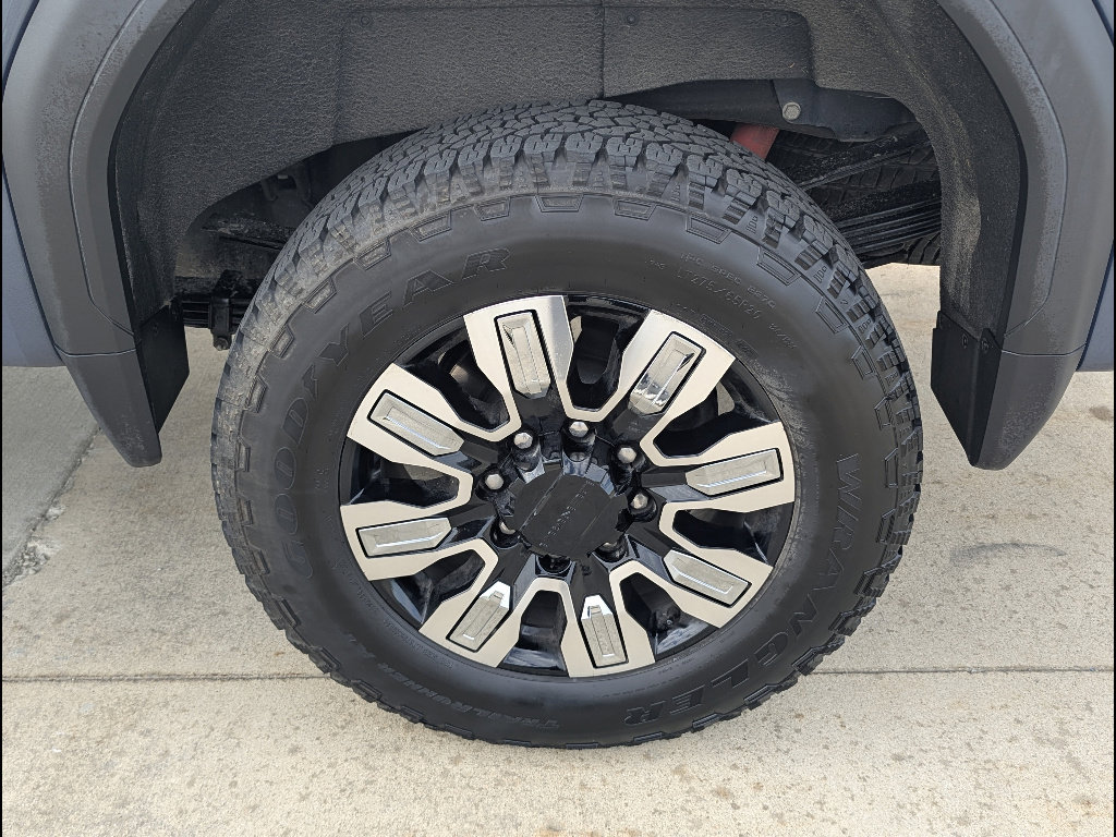 Used 2025 GMC Sierra 3500 Denali w/ Denali Reserve Package image 16