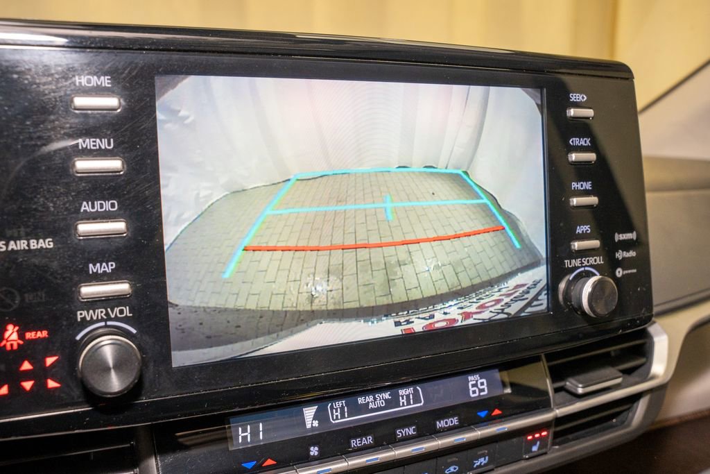 Used 2021 Toyota Sienna XLE image 14