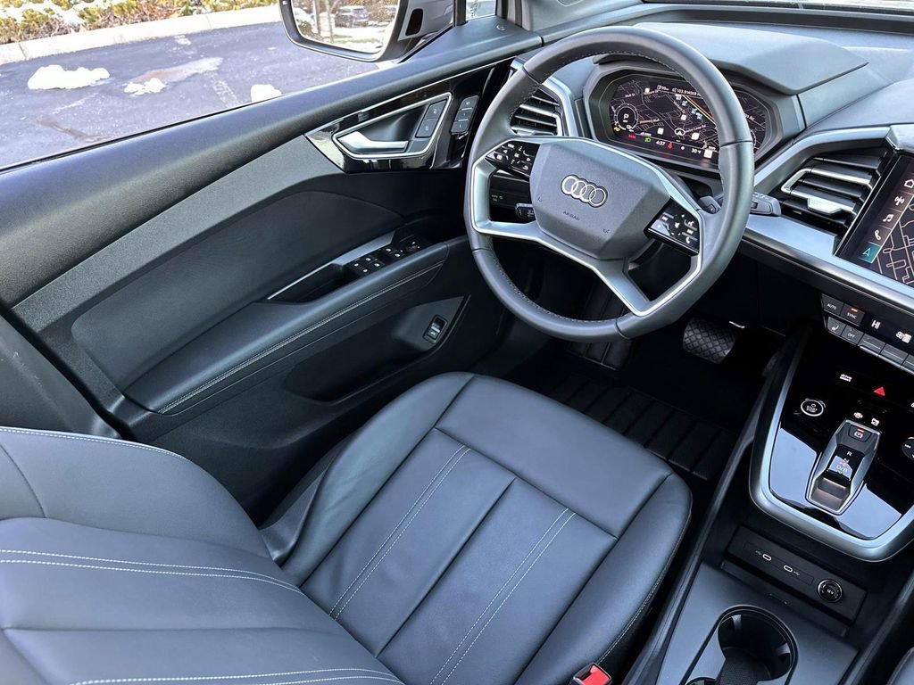 Used 2025 Audi Q4 e-tron Premium w/ Convenience Package image 31