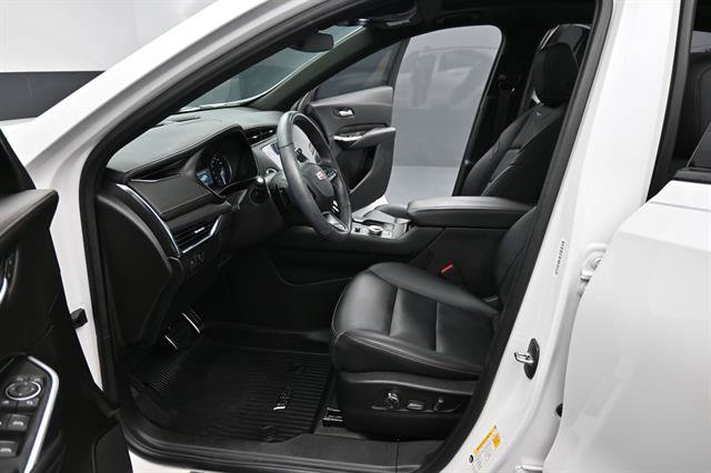 Used 2023 Cadillac XT4 Sport w/ Cold Weather Package FWD image 15