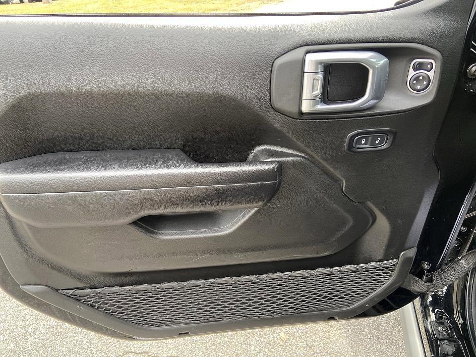 Used 2024 Jeep Wrangler Unlimited Rubicon image 9