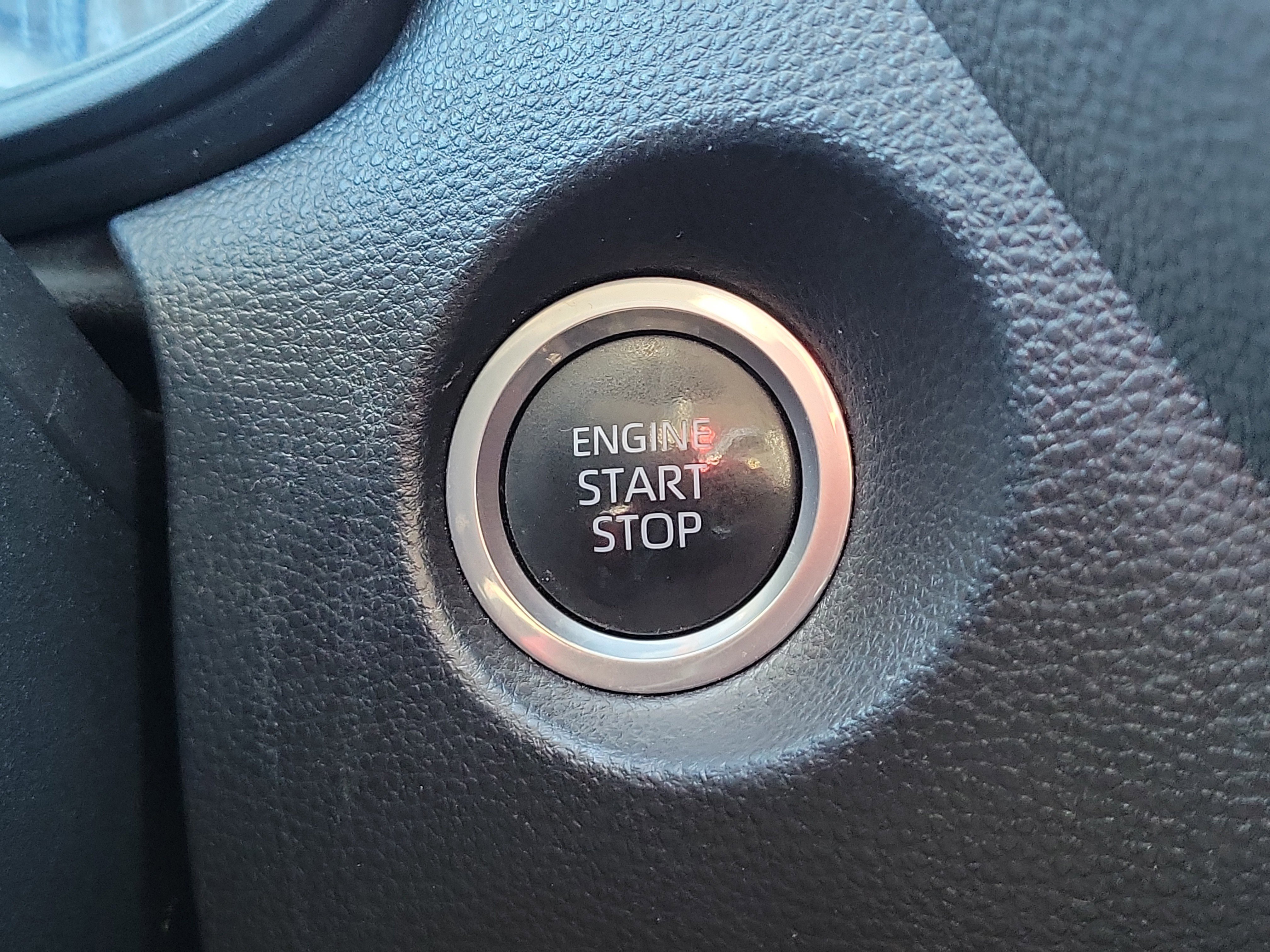 Used 2022 Toyota Corolla Cross LE image 31