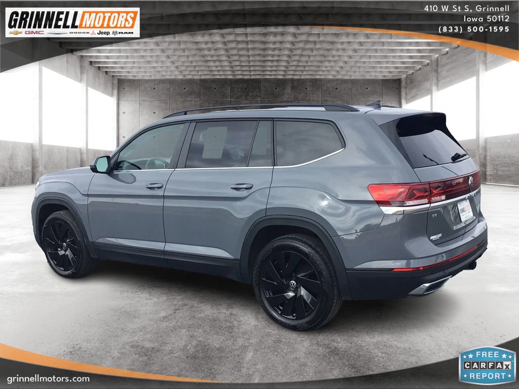 Used 2025 Volkswagen Atlas SE image 7