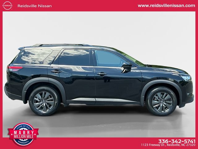 Used 2023 Nissan Pathfinder SV w/ SV Premium Package AWD/4WD image 7