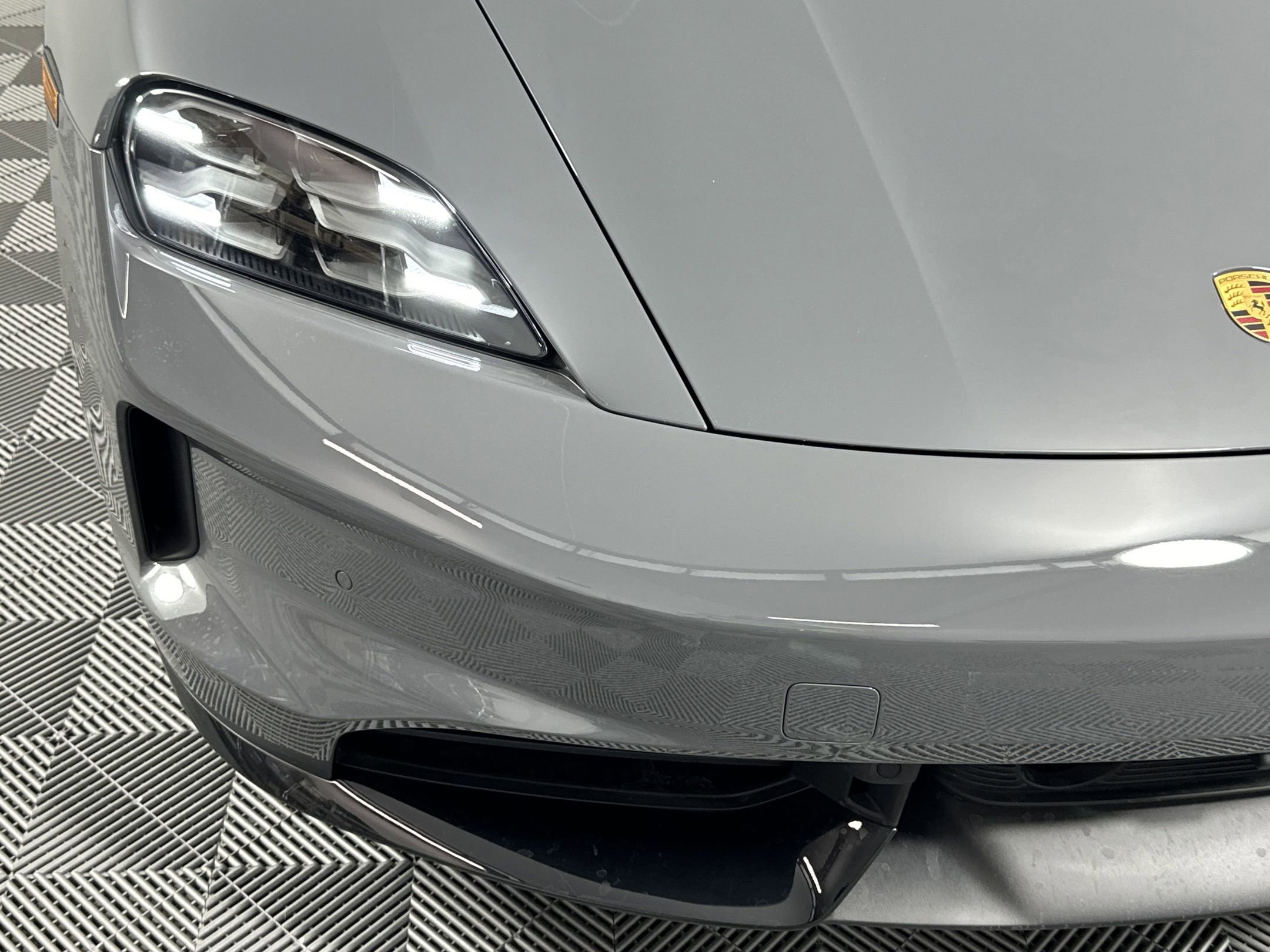 Used 2025 Porsche Taycan GTS image 11