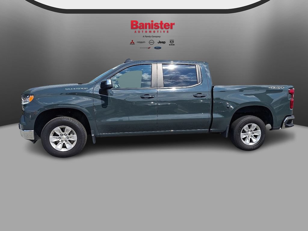 Used 2025 Chevrolet Silverado 1500 LT AWD/4WD image 7
