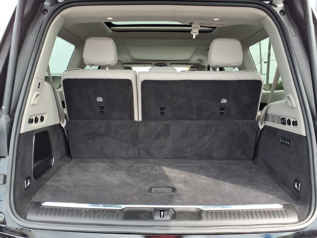 Used 2023 Jeep Grand Wagoneer 4WD image 16