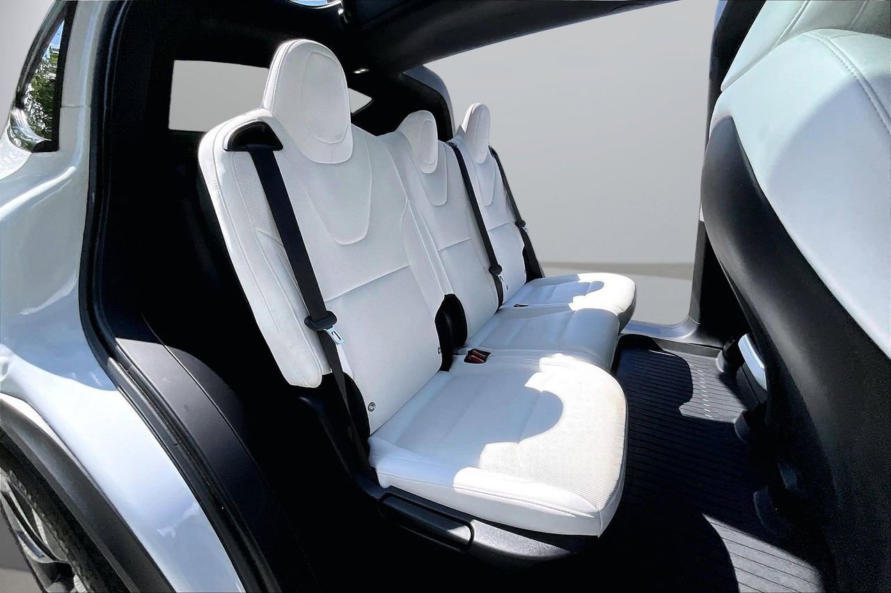 Used 2023 Tesla Model X AWD/4WD image 25