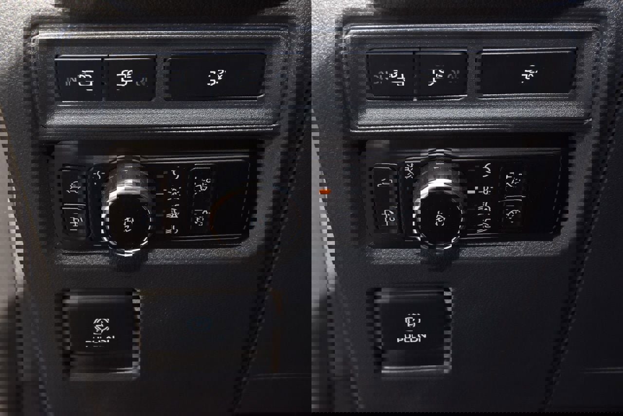 Certified 2023 Ford F150 XLT w/ Equipment Group 302A High image 31