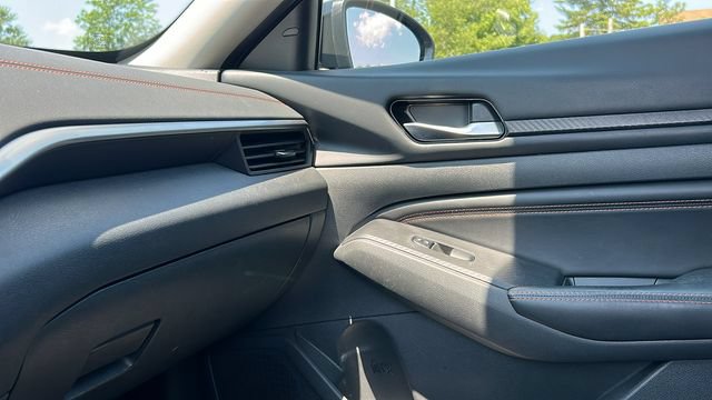 Certified 2022 Nissan Altima 2.5 SR w/ Midnight Edition Package AWD/4WD image 19