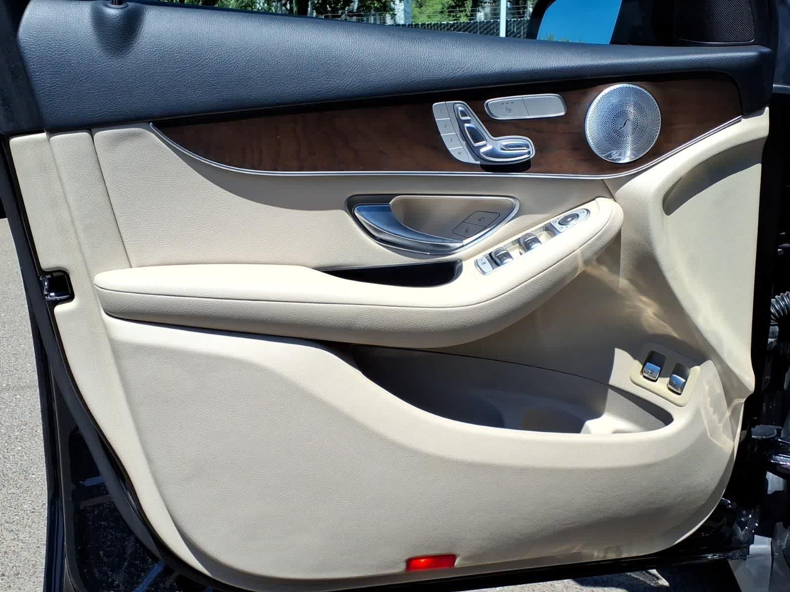 Used 2019 Mercedes-Benz GLC 350e 4MATIC image 14