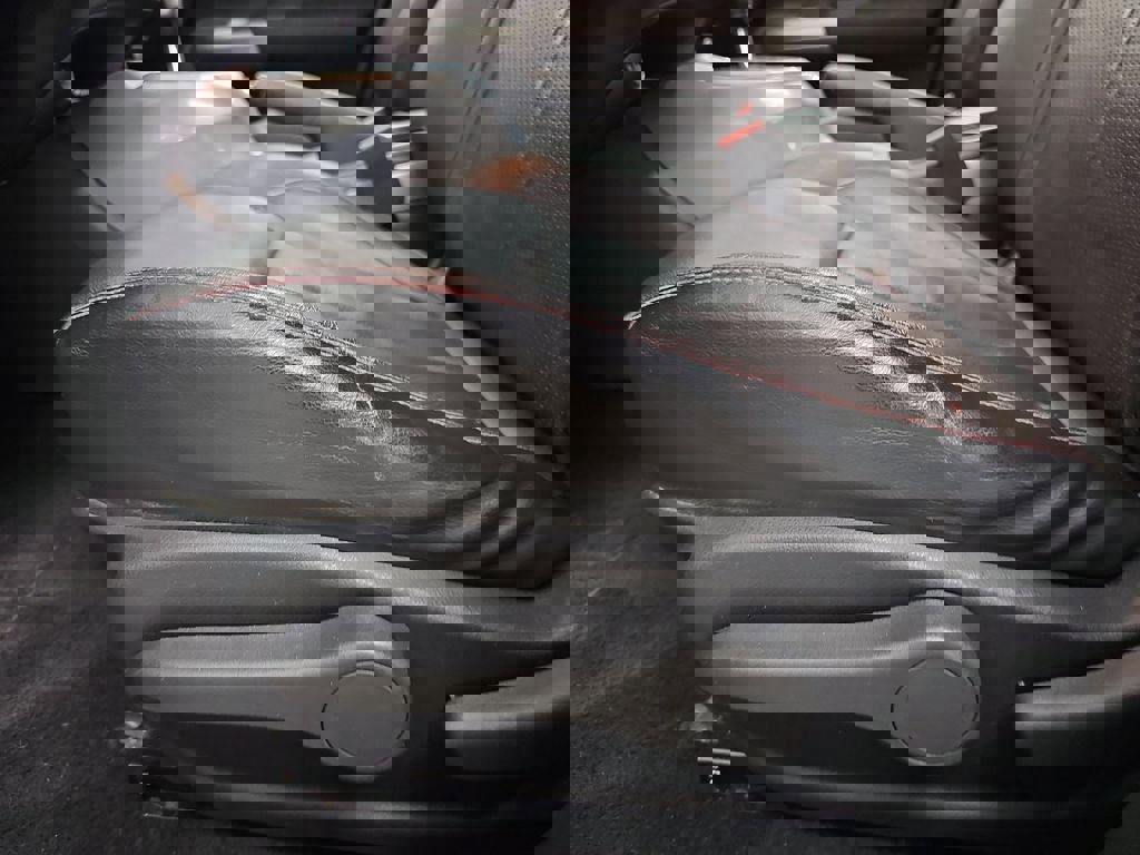 Used 2013 Nissan Juke SL image 31