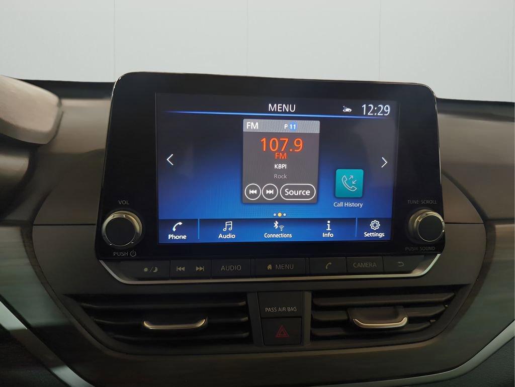 Used 2025 Nissan Altima 2.5 SV image 16