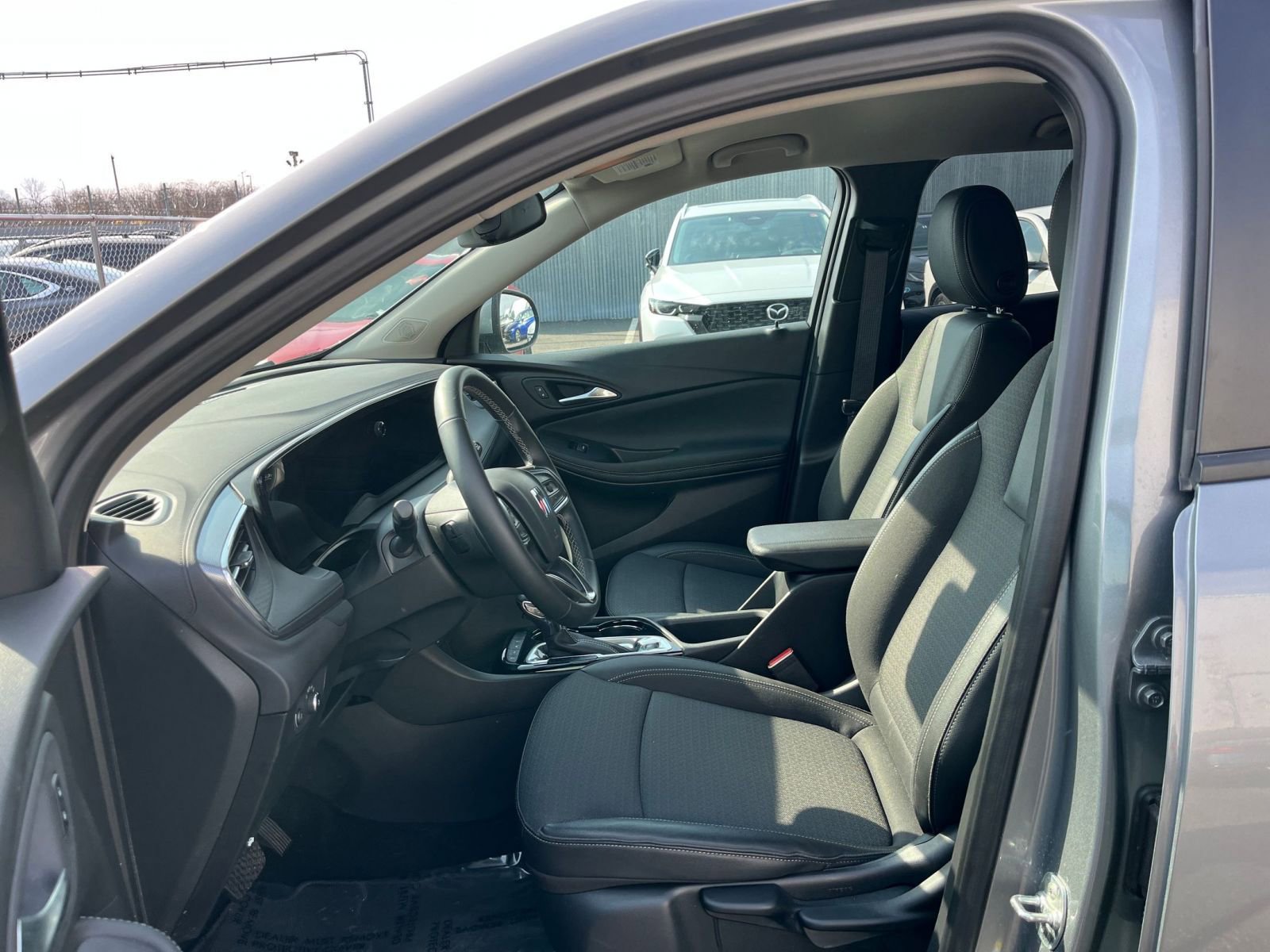 Used 2025 Buick Encore GX Preferred image 27