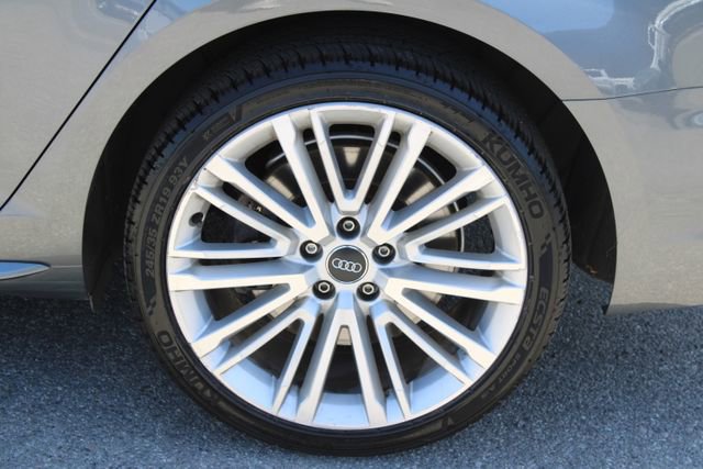 Used 2018 Audi A4 2.0T Premium w/ Convenience Package image 9