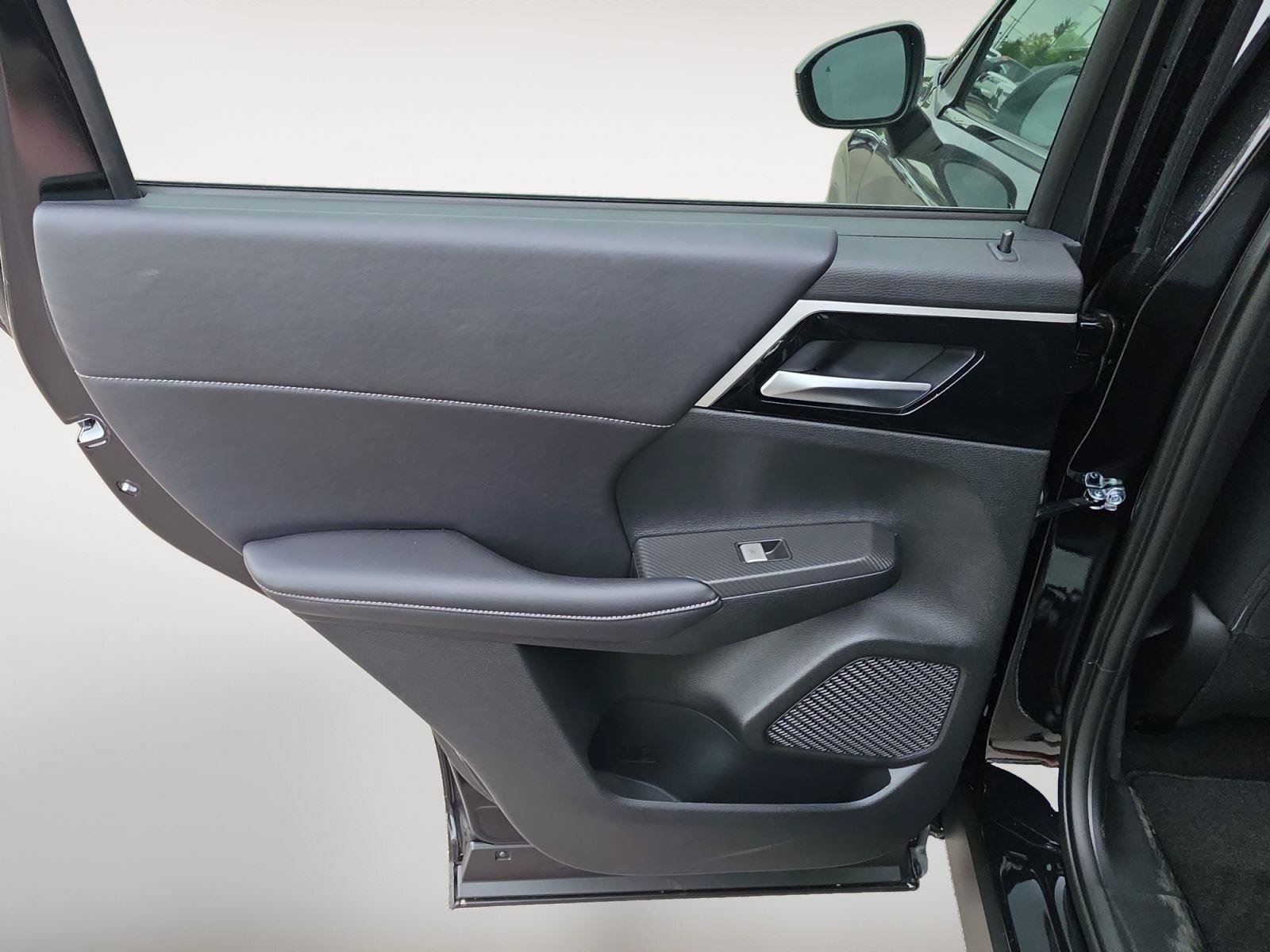 New 2026 Nissan Rogue SL AWD/4WD image 18