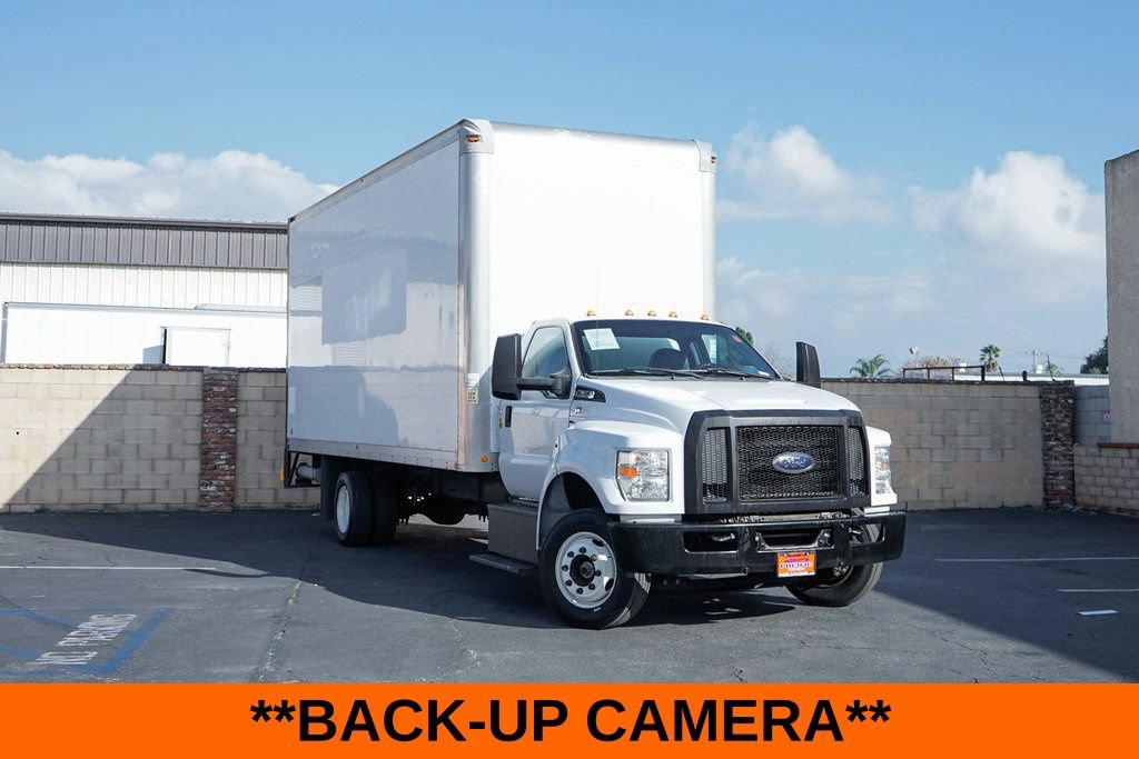Used 2017 Ford F650 2WD Regular Cab Super Duty image 2