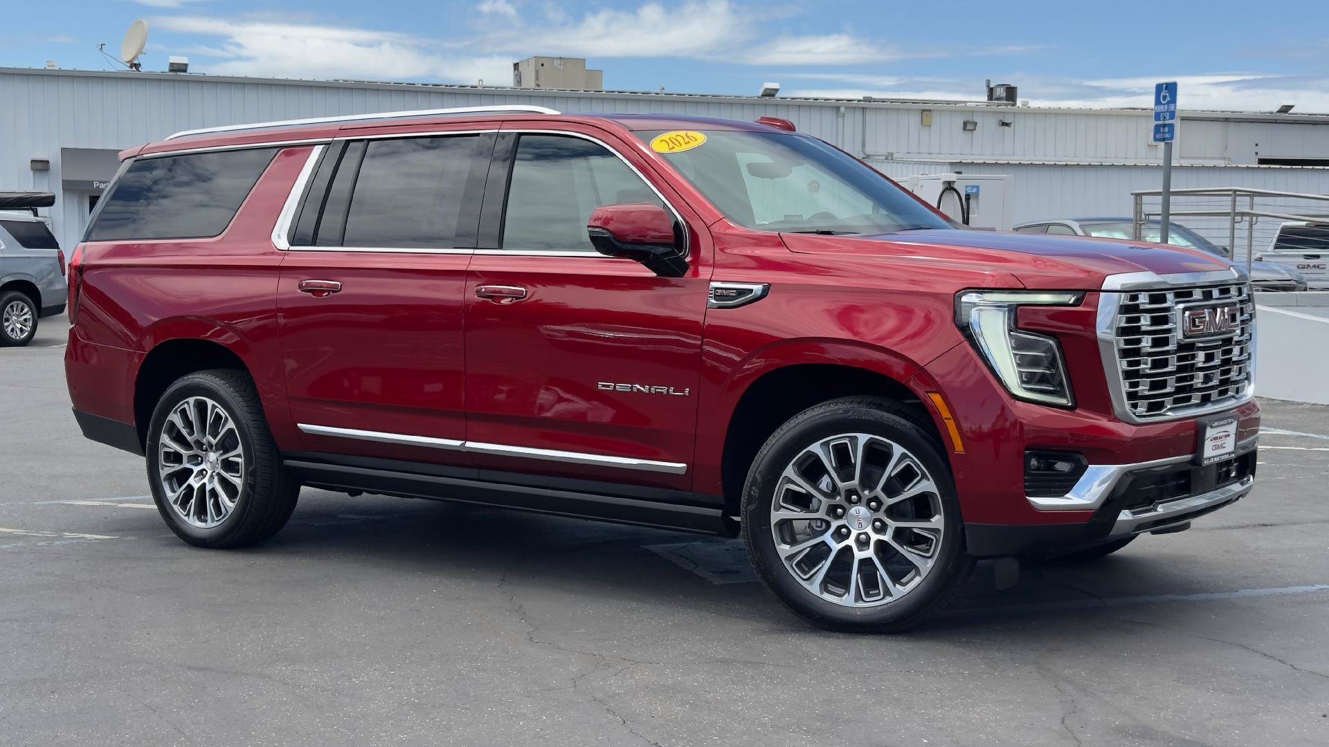 New 2026 GMC Yukon XL Denali w/ Denali Reserve Package AWD/4WD image 2