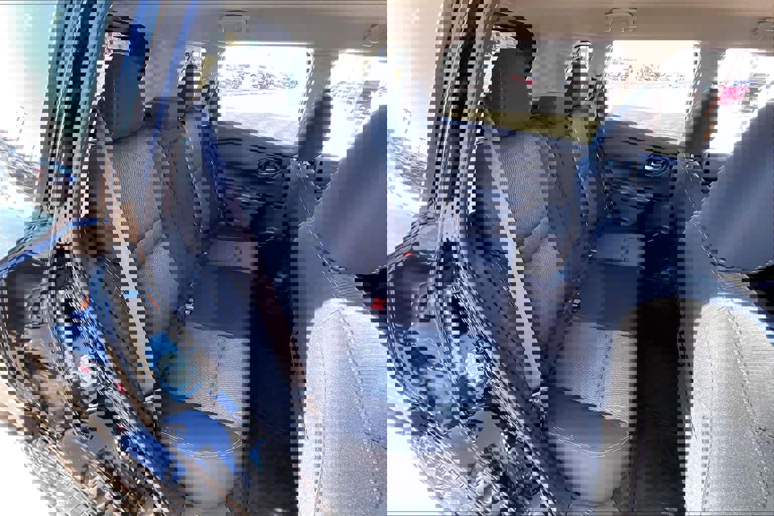 Used 2025 Nissan Rogue SV image 20