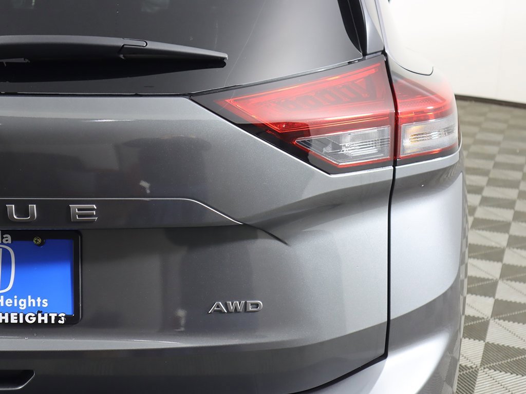 Used 2024 Nissan Rogue S image 13