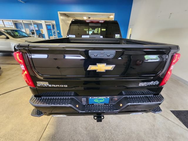 Certified 2024 Chevrolet Silverado 1500 High Country AWD/4WD image 3