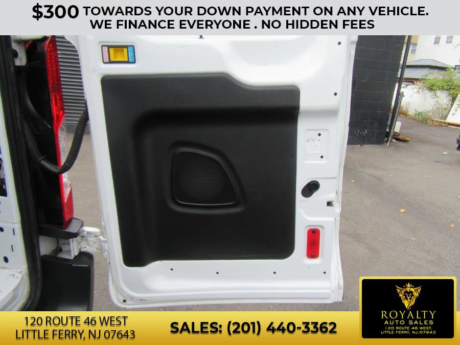 Used 2018 Ford Transit 250 130 Low Roof image 21