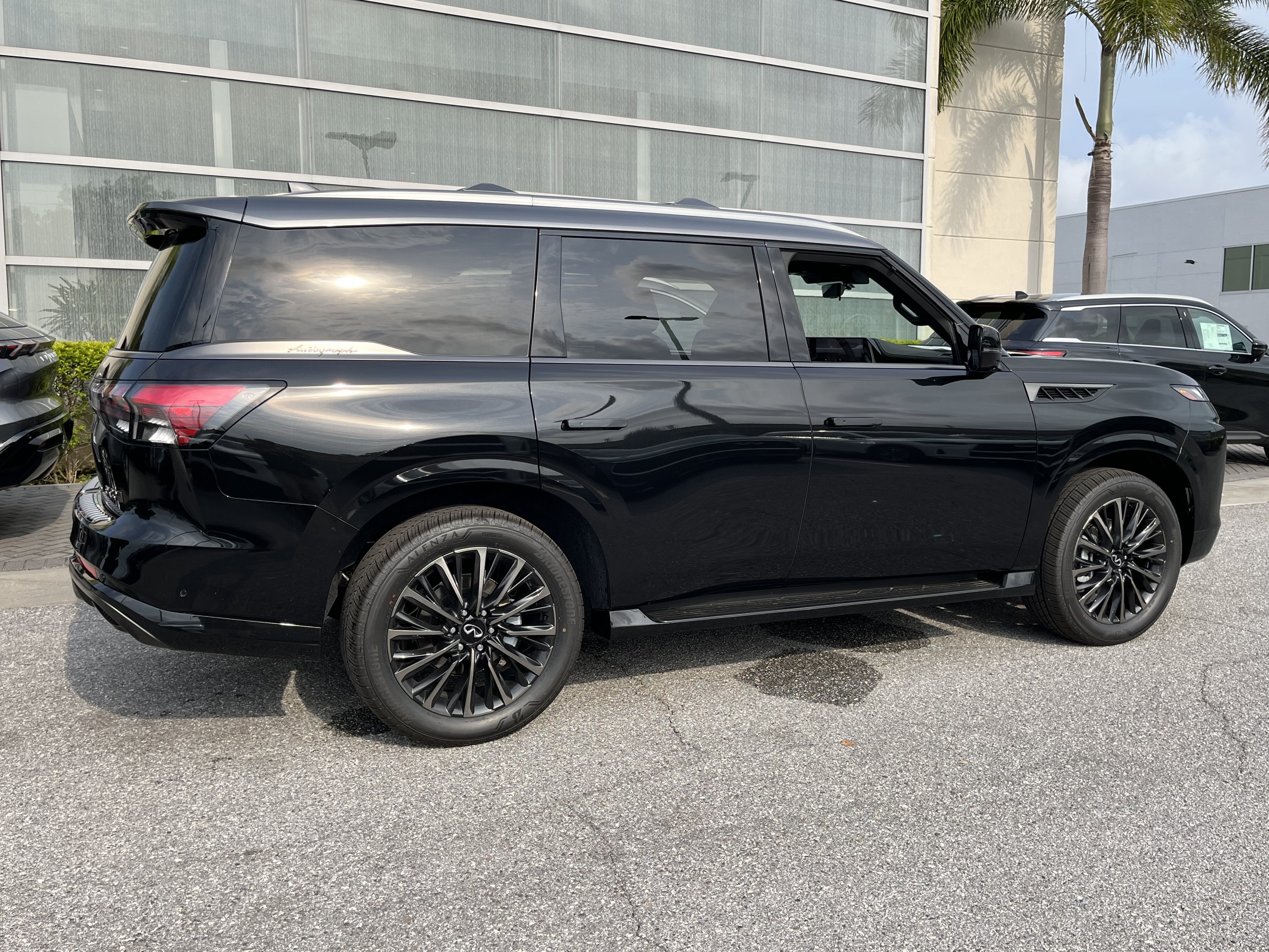 New 2027 INFINITI QX80 Autograph AWD/4WD image 5