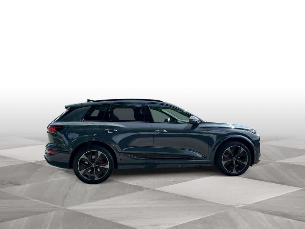 Used 2025 Audi SQ6 e-tron Prestige AWD/4WD image 9