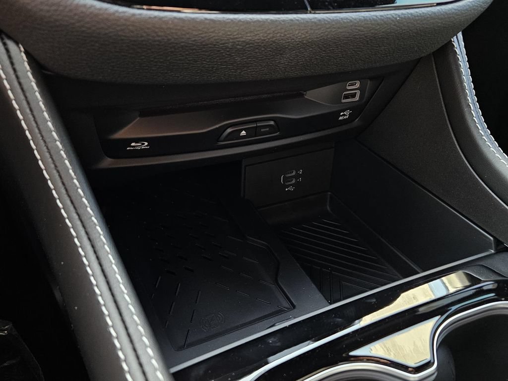 New 2026 Chrysler Pacifica Limited w/ Uconnect Theater Family Group FWD image 19