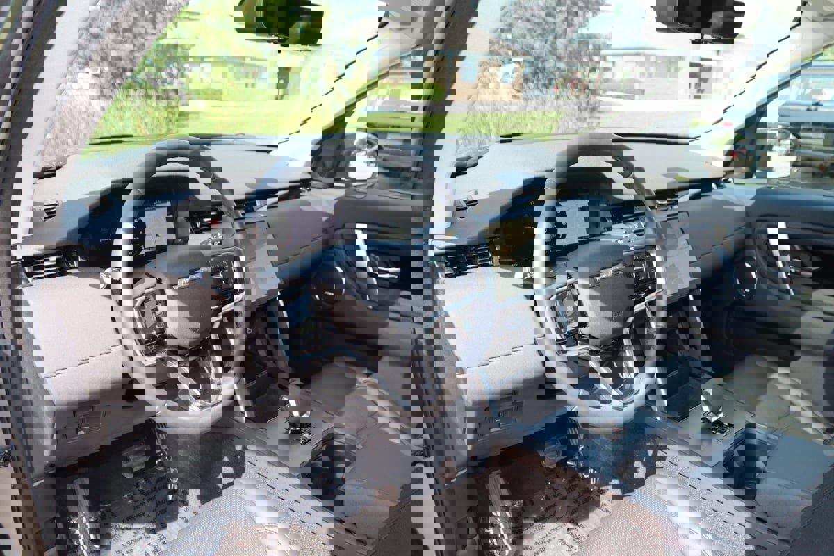 Used 2024 Land Rover Discovery Sport S image 33