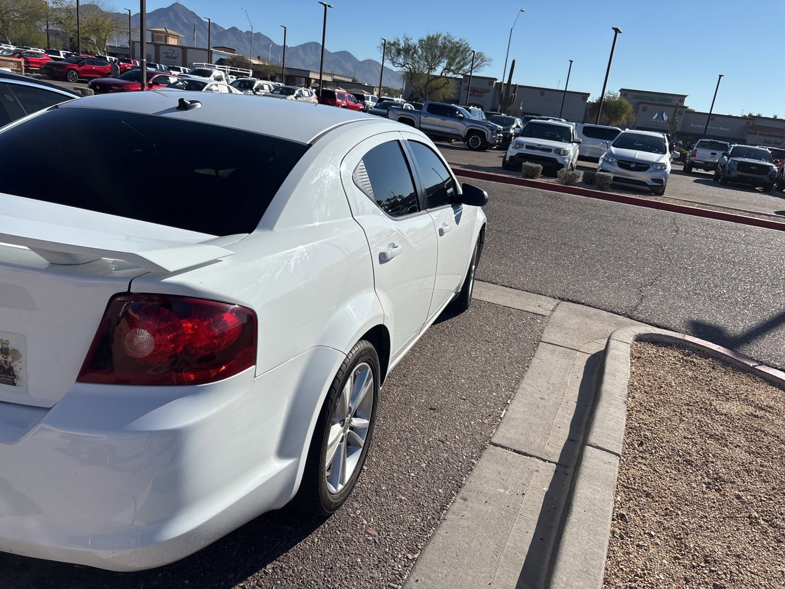Used 2013 Dodge Avenger SE image 6