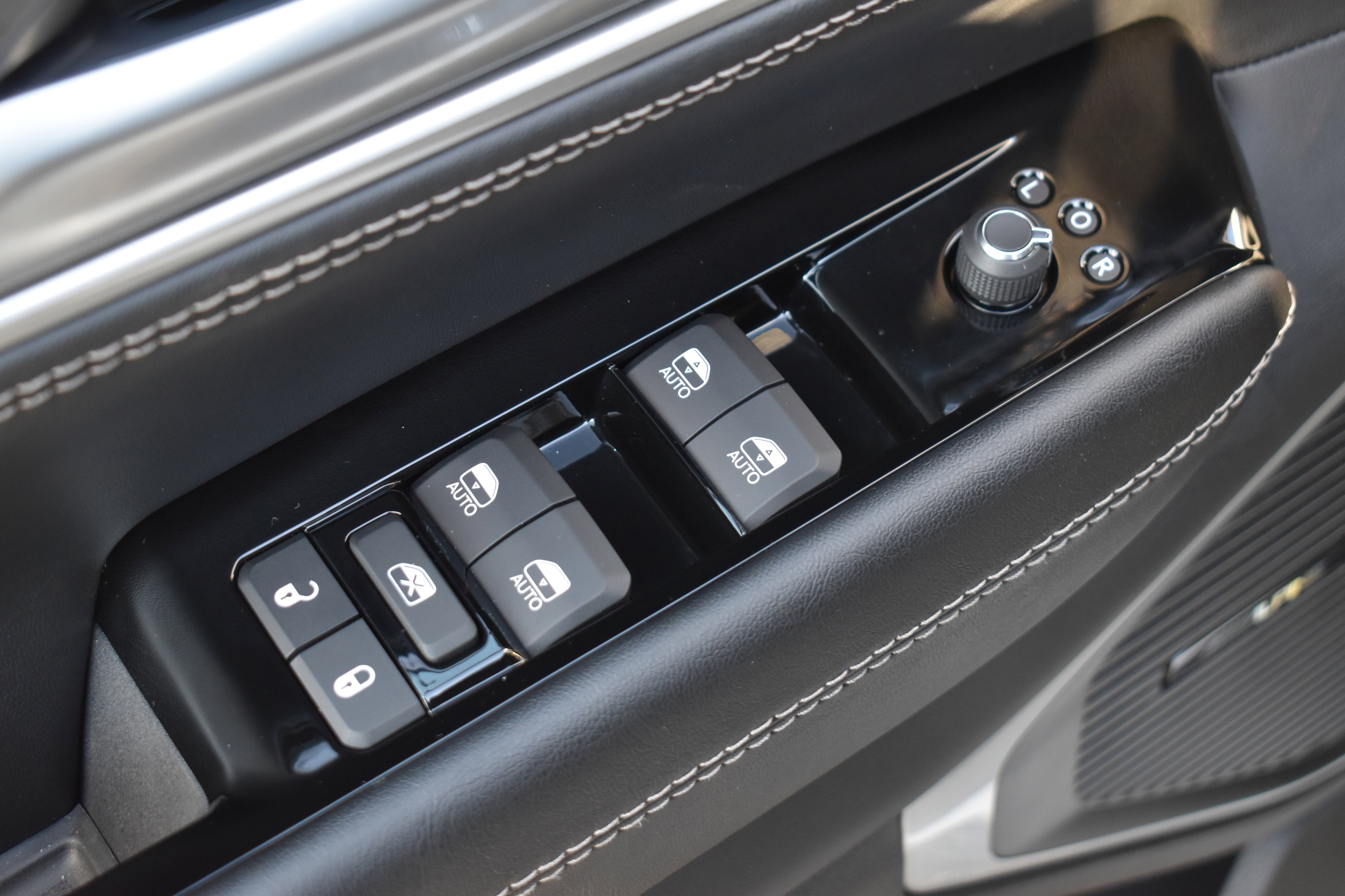 Used 2025 Jeep Wagoneer L Series II w/ Premium Group I image 19