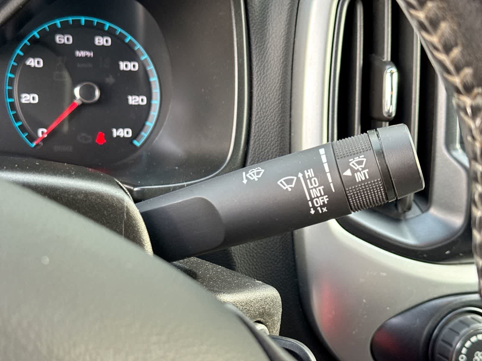 Used 2020 Chevrolet Colorado LT RWD image 32