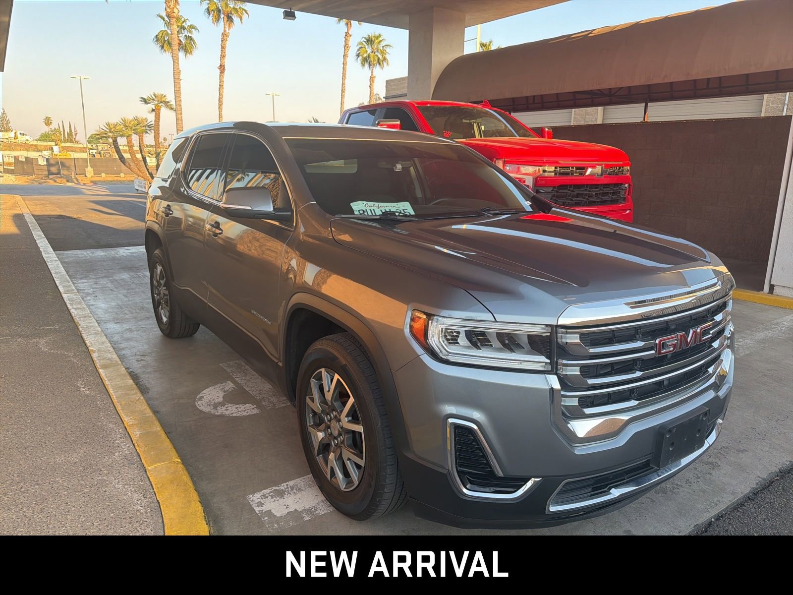 Used 2020 GMC Acadia SLE image 3