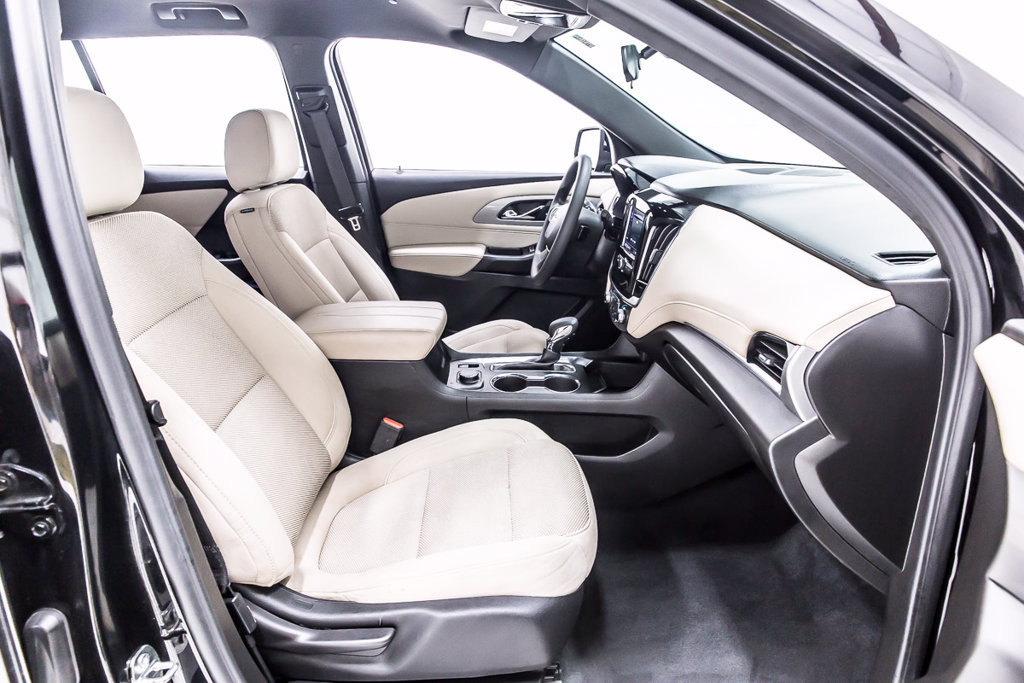 Used 2023 Chevrolet Traverse LS w/ LPO, Cargo Package FWD image 31