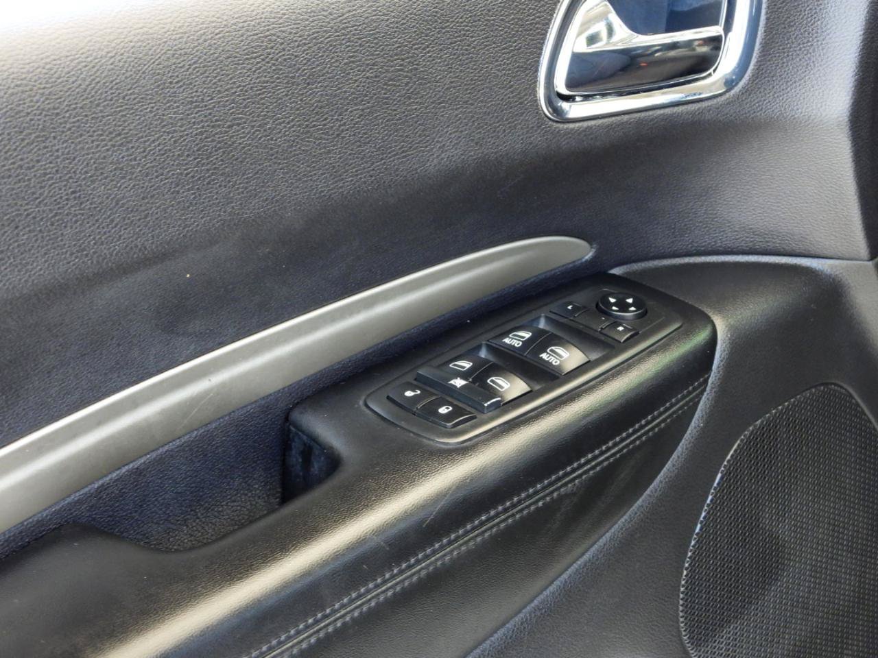 Used 2018 Dodge Durango SXT w/ 3rd Row Seating Group RWD image 54