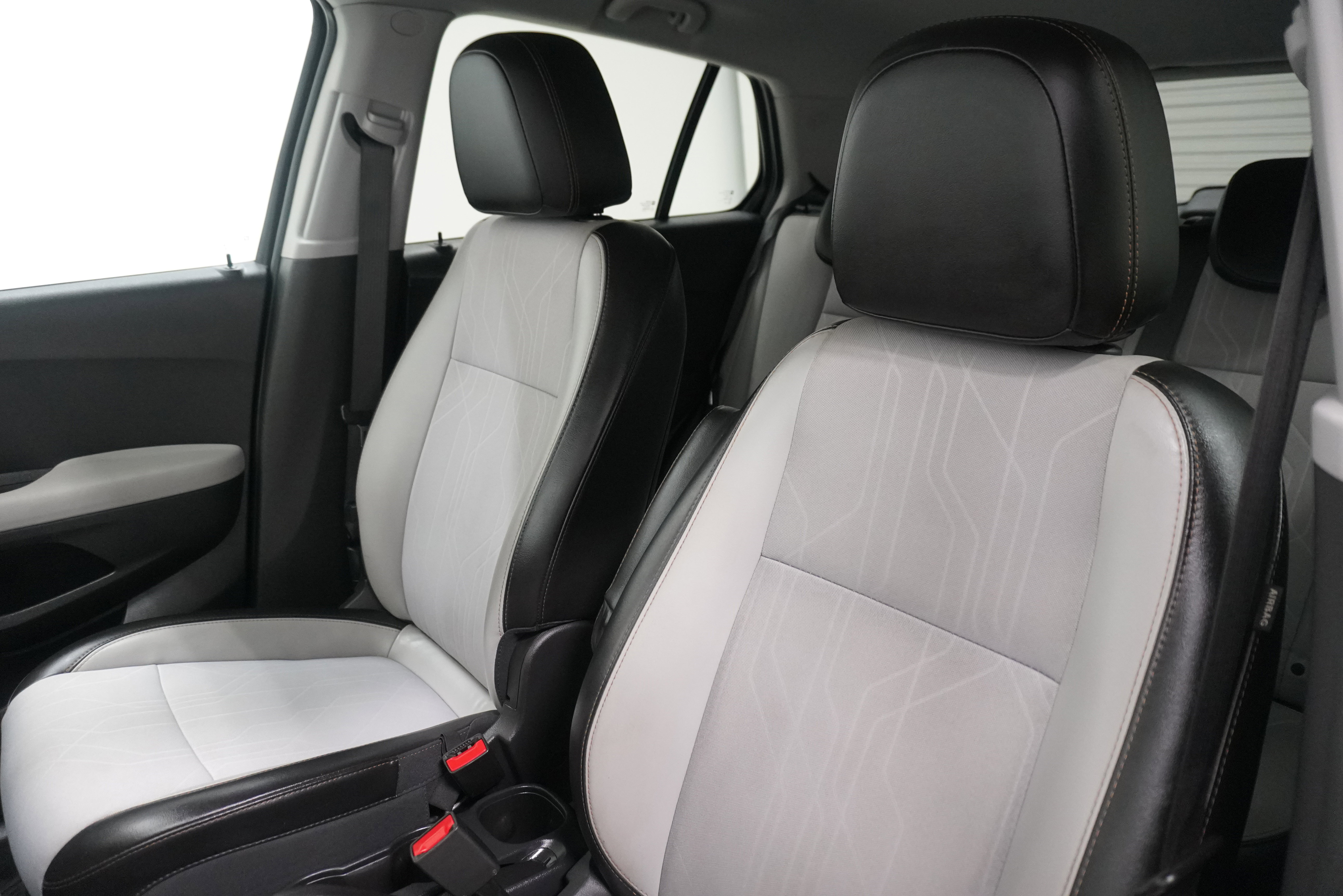 Used 2020 Chevrolet Trax LT w/ LT Convenience Package image 10