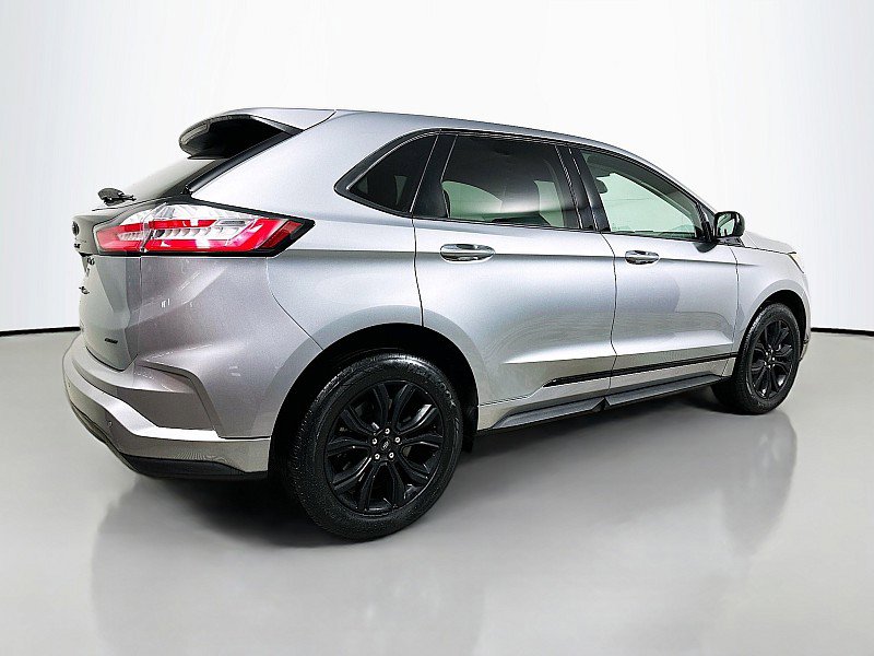 Used 2024 Ford Edge SE w/ Black Appearance Package image 7