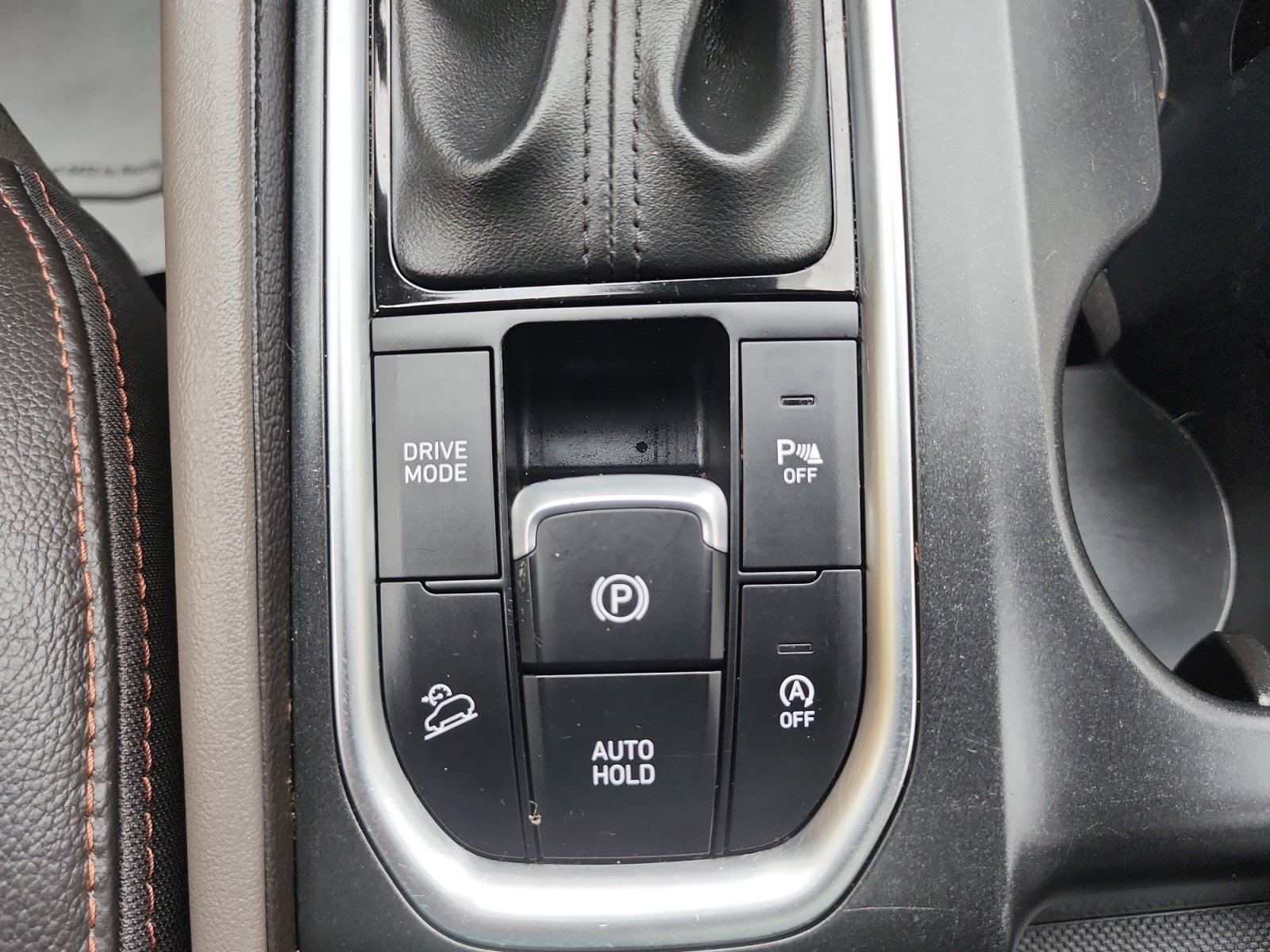 Used 2020 Hyundai Santa Fe SEL w/ Convenience + Premium Package AWD/4WD image 27