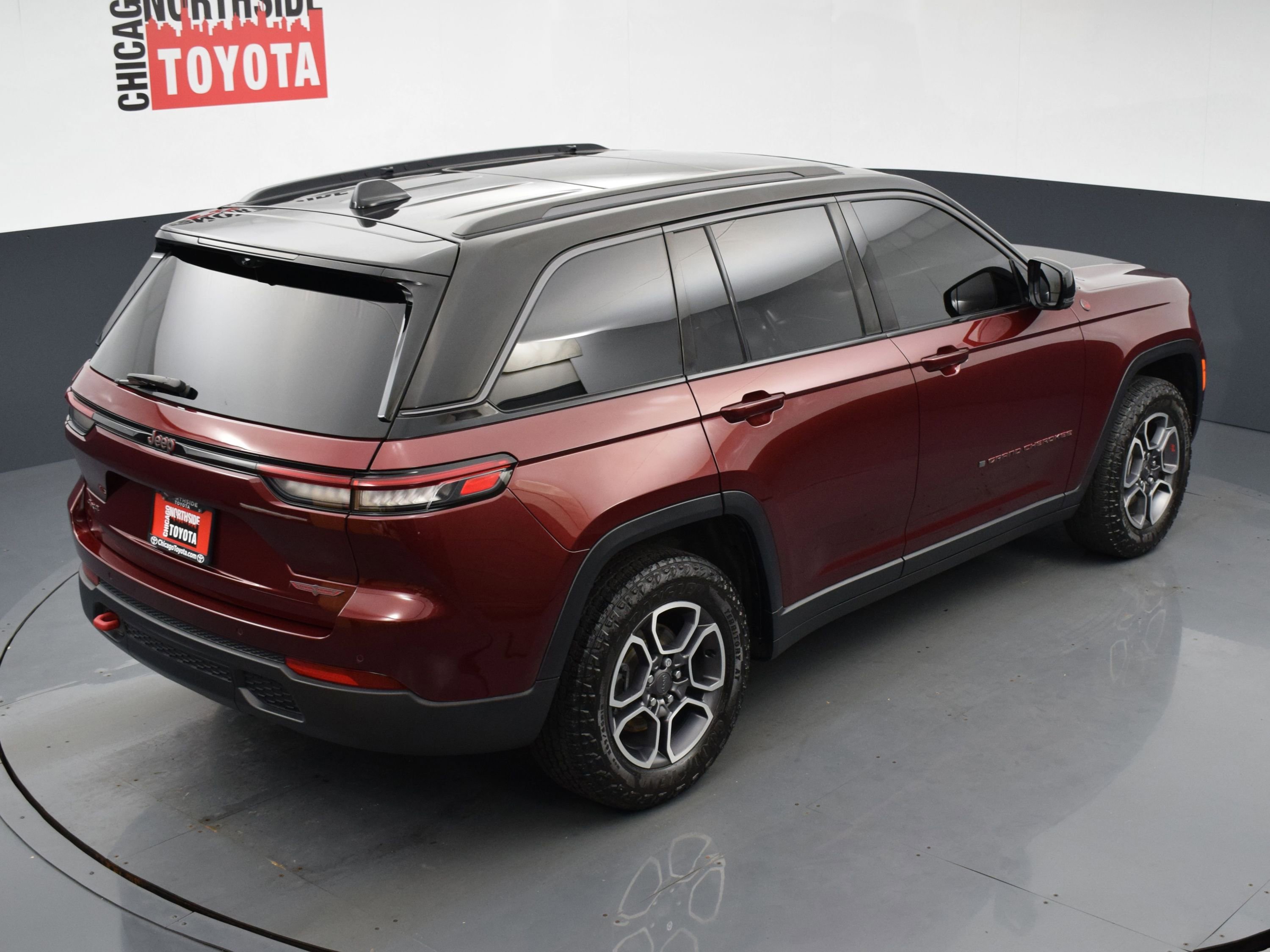 Used 2022 Jeep Grand Cherokee Trailhawk w/ ADV Protech Group II AWD/4WD image 38