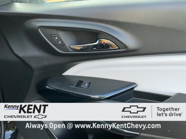 Certified 2025 Chevrolet Trax LT w/ LT Convenience Package image 14