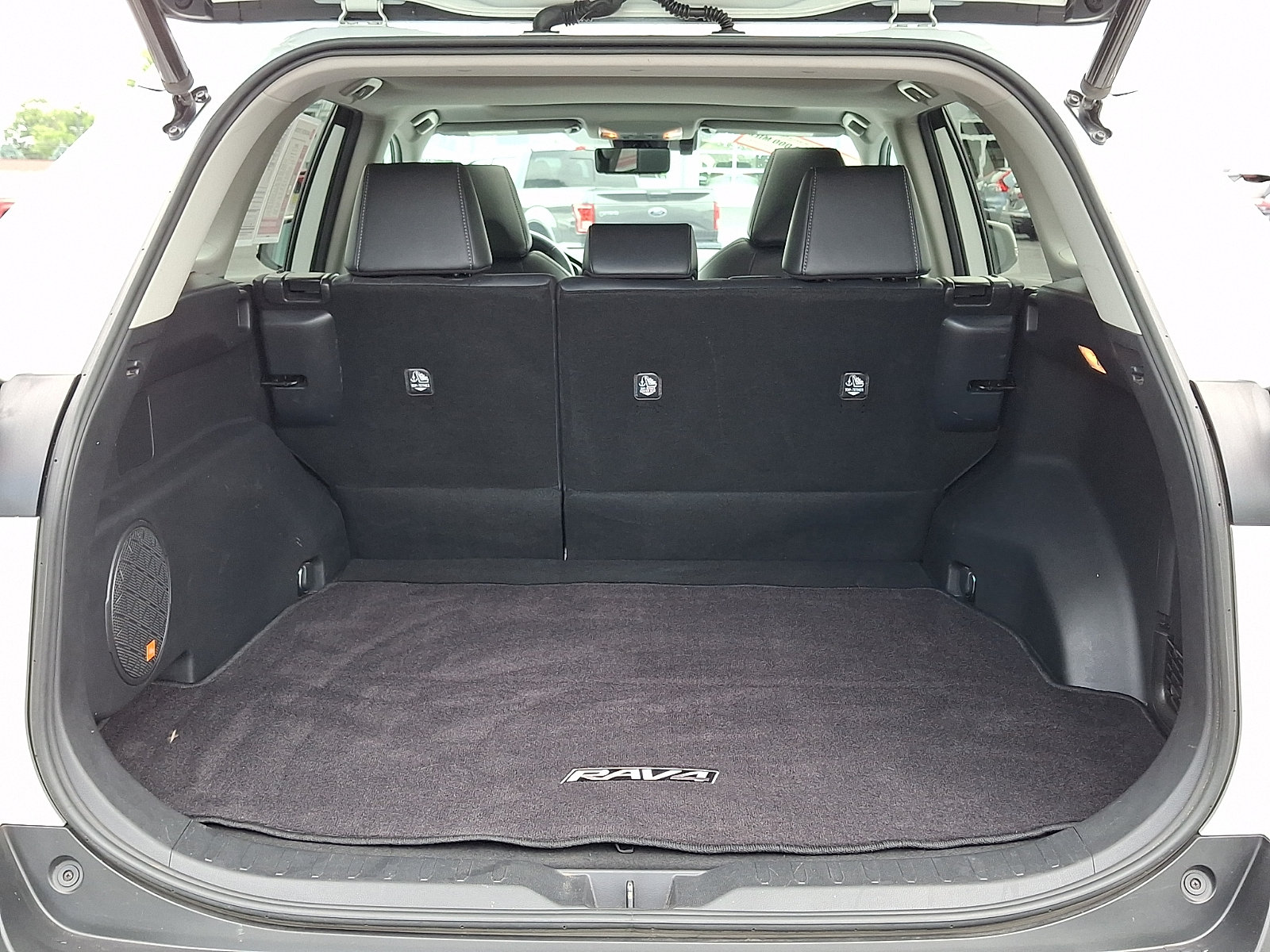Used 2019 Toyota RAV4 Limited w/ Carpet Mat Package AWD/4WD image 29
