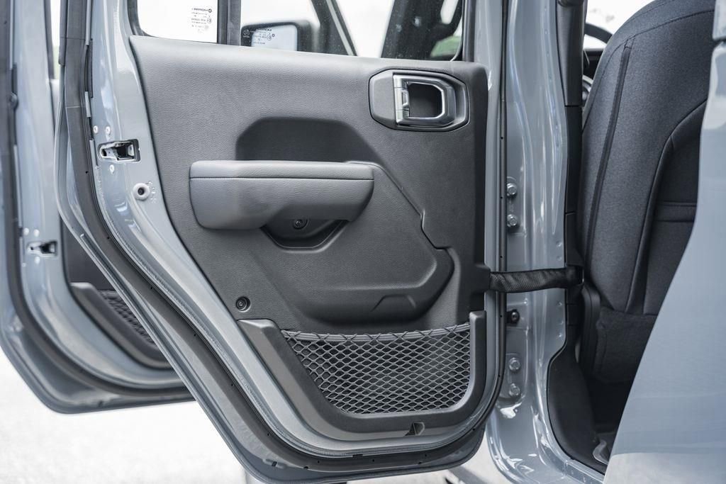 New 2025 Jeep Gladiator Sport AWD/4WD image 37