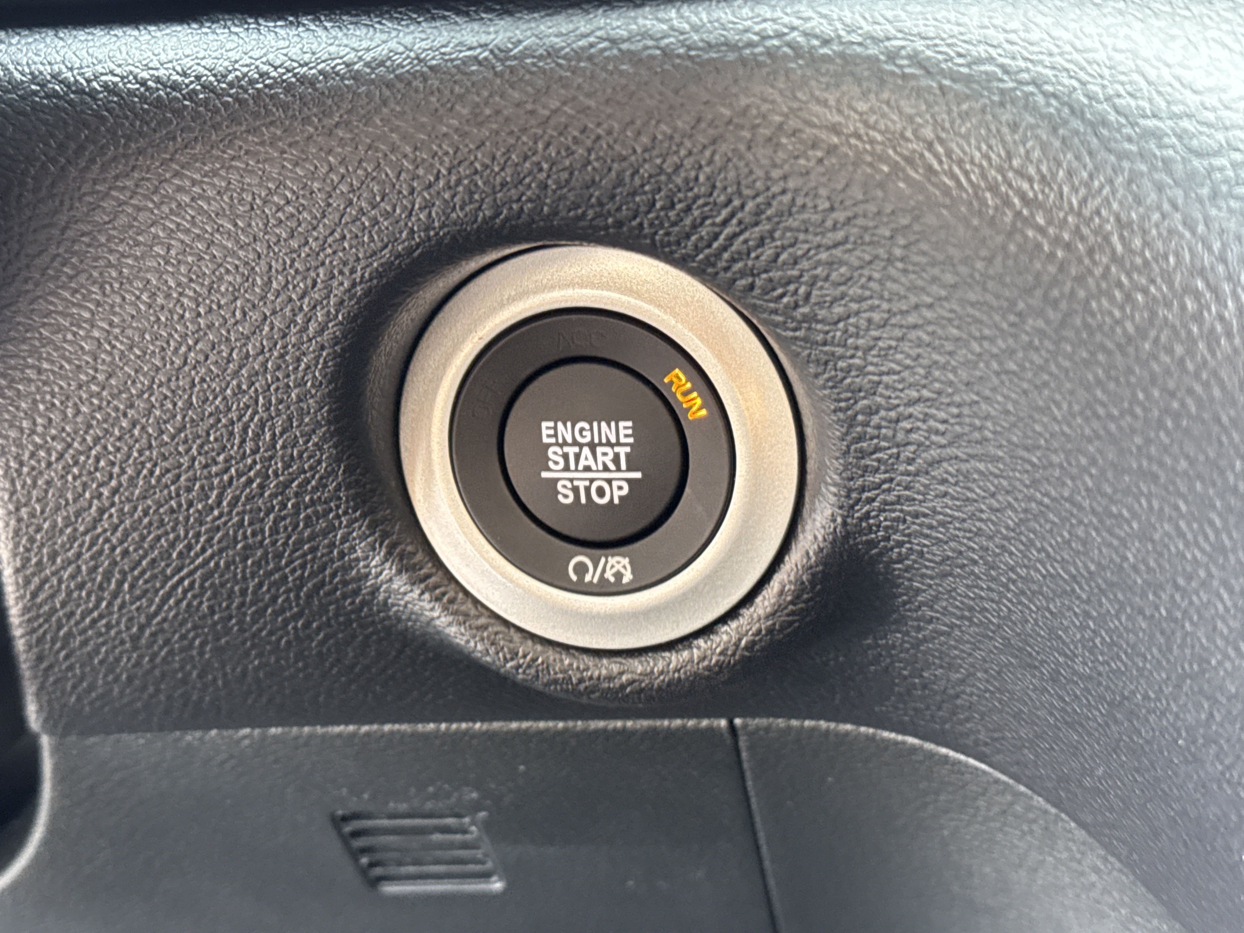 New 2025 Chrysler Voyager LX FWD image 36