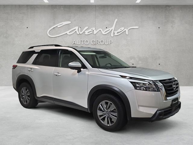 Certified 2025 Nissan Pathfinder SV image 2