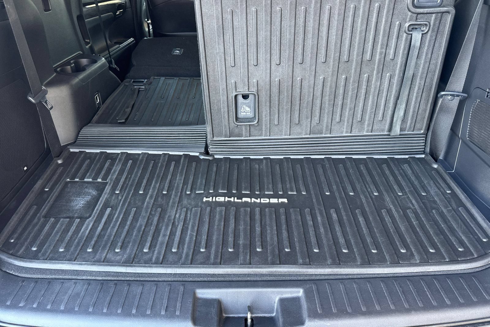 Used 2025 Toyota Highlander Limited AWD/4WD image 17