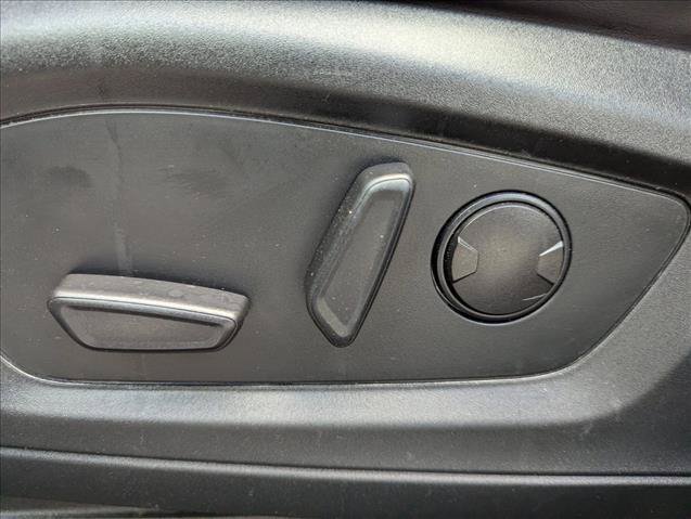 Used 2022 Ford Explorer XLT w/ Equipment Group 202A AWD/4WD image 11