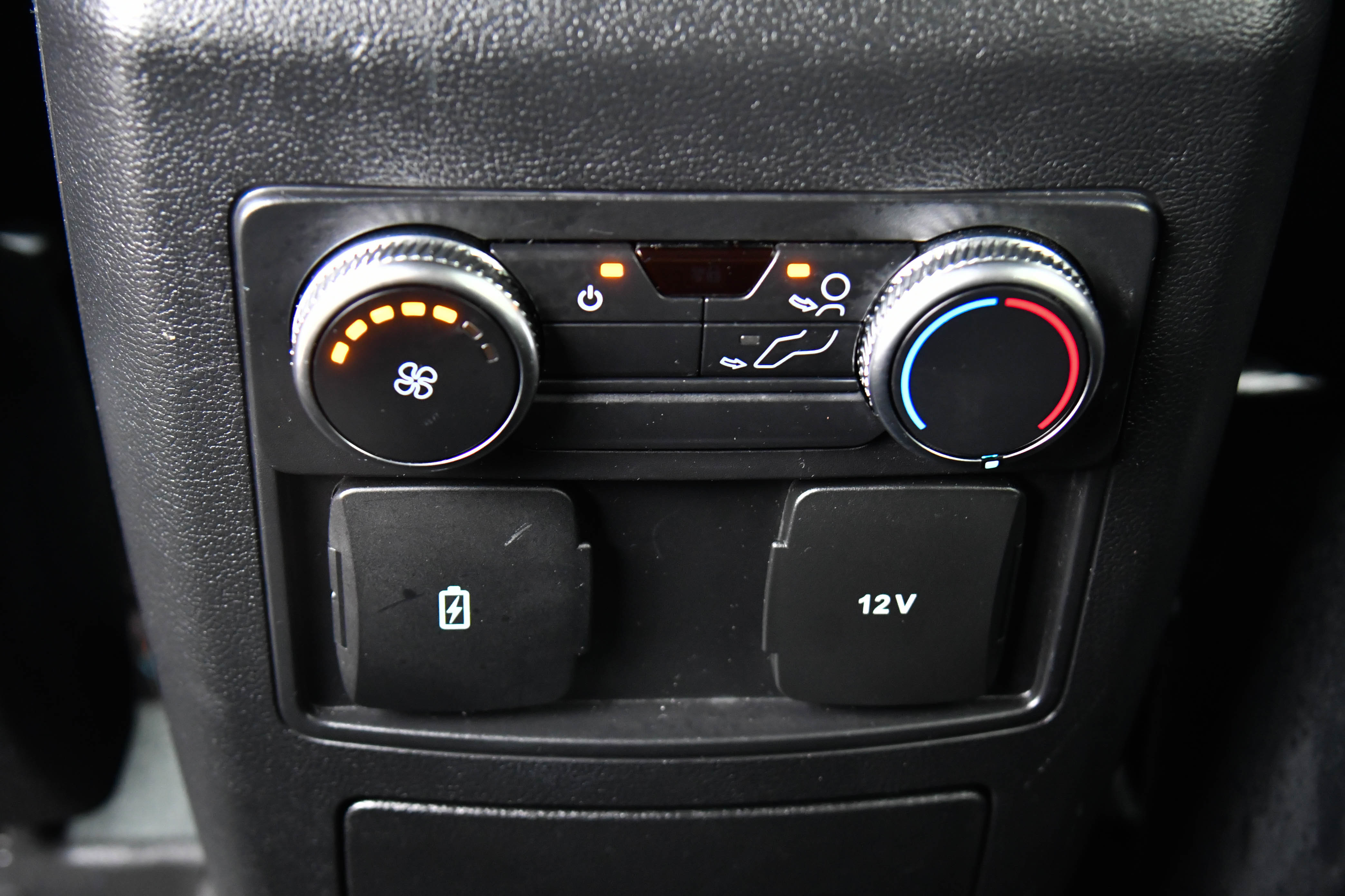 Used 2022 Ford Explorer XLT w/ Equipment Group 202A image 37