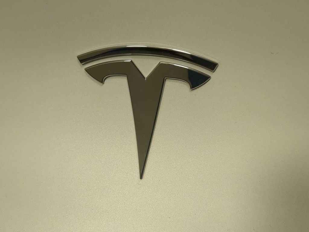 Used 2020 Tesla Model Y Long Range image 13